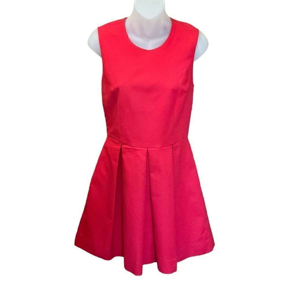 Gap Dress Fit and Flare Pleated Skirt Round Neck Red Sleeveless Zip Clasp Back 4